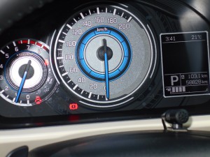 スズキ クロスビー　ハイブリットMZ　4WD