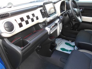 スズキ クロスビー　ハイブリットMZ　4WD